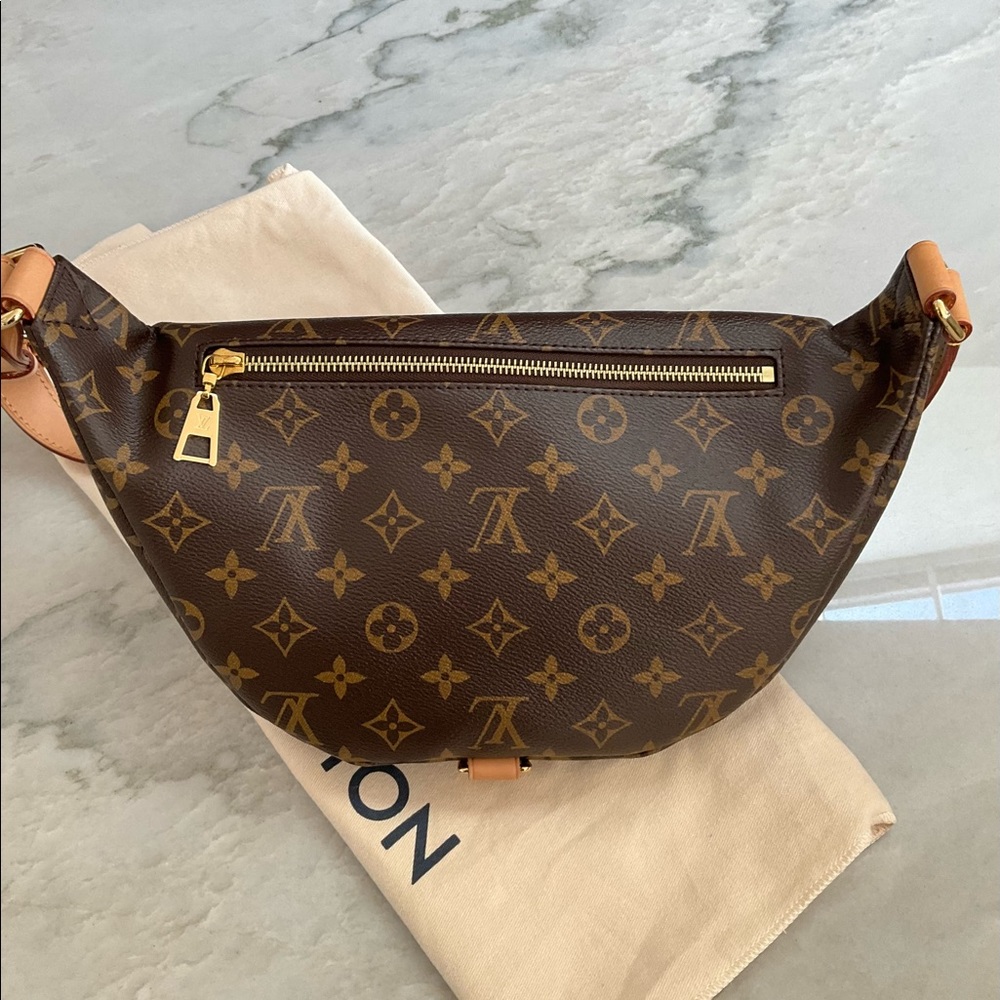 Sold Beautiful HARD TO FIND Louis Vuitton Monogram Bumbag - Picture 6 of 16